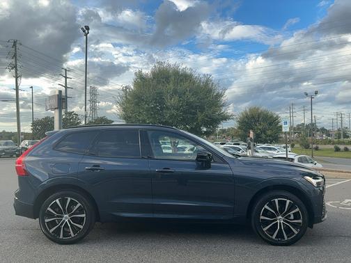 2025 Volvo XC60 B5 Plus