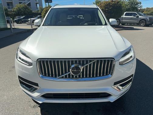 2022 Volvo XC90 Recharge Plug-In Hybrid T8 Inscription Expression Extended Range 7P