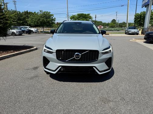 2025 Volvo XC60 Plug-In Hybrid T8 Plus