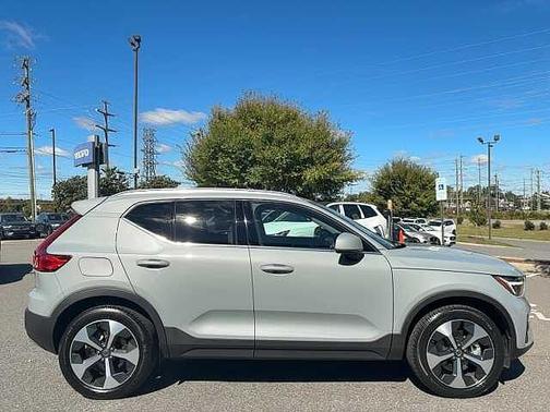 2024 Volvo XC40 Plus