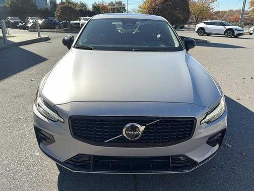 2024 Volvo S60 Plus