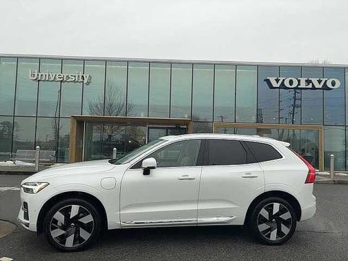 2023 Volvo XC60 Plus