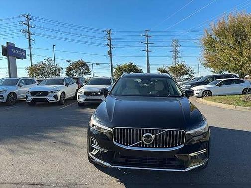 2023 Volvo XC60 B5 FWD Ultimate Bright