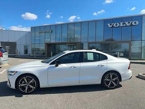 2024 Volvo S60 Plus