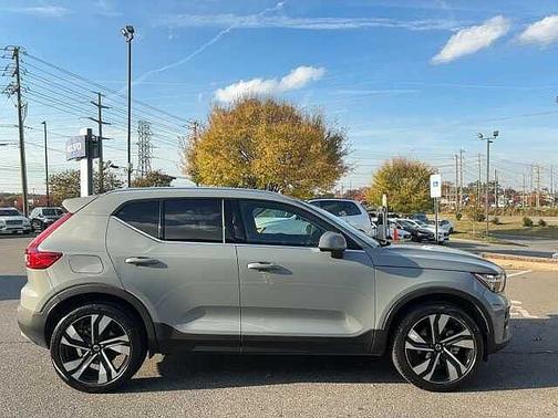 2024 Volvo XC40 Plus