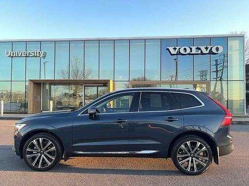 2023 Volvo XC60 B5 FWD Ultimate Bright