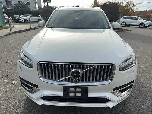 2023 Volvo XC90 Plus
