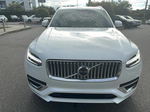 2024 Volvo XC90 B5 Core Bright