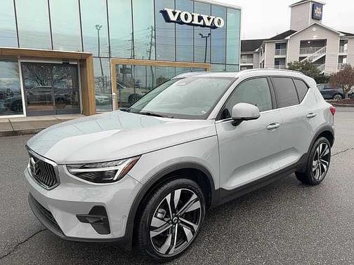 2024 Volvo XC40 Plus