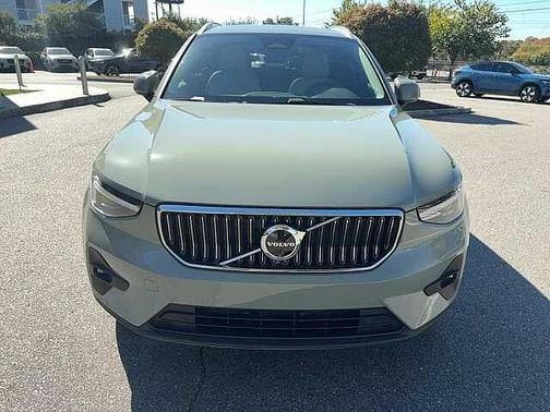 2024 Volvo XC40 Plus