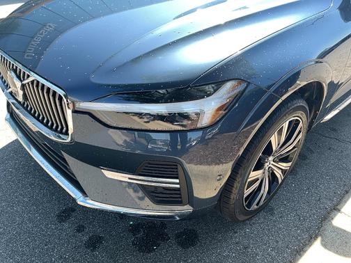 2023 Volvo XC60 B5 AWD Plus Bright