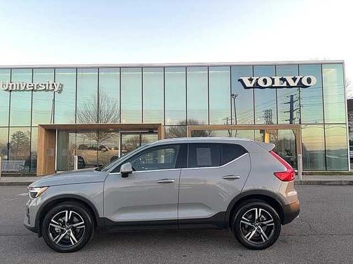 2024 Volvo XC40 Core