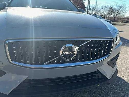 2025 Volvo V60 Cross Country Plus