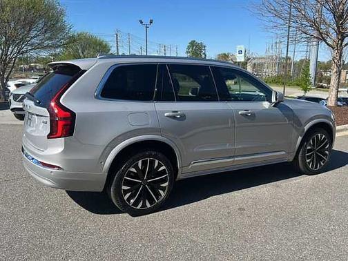 Silver Dawn 2025 Volvo XC90 Plus