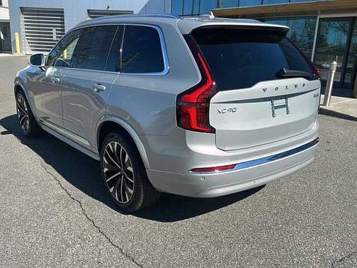 Silver Dawn 2025 Volvo XC90 Plus