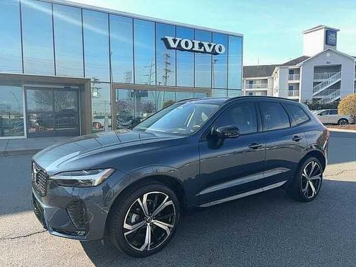 2023 Volvo XC60 B5 FWD Ultimate Dark