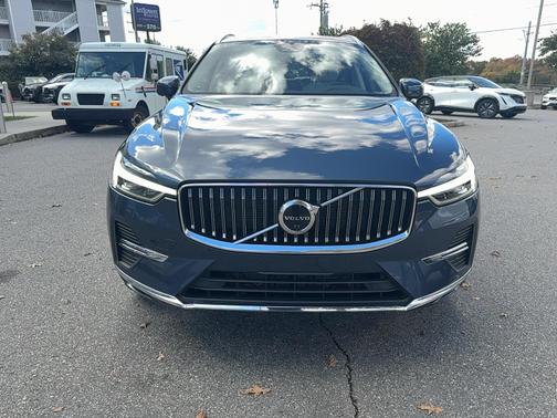 2023 Volvo XC60 B5 AWD Plus Bright