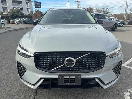 2025 Volvo XC60 Plus