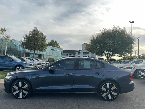 2024 Volvo S60 Recharge Plug-In Hybrid T8 Plus Dark