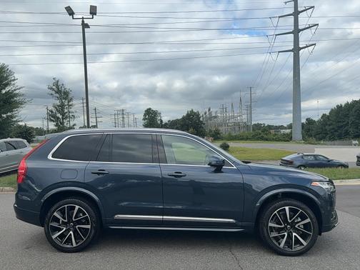 2024 Volvo XC90 B5 Plus Bright