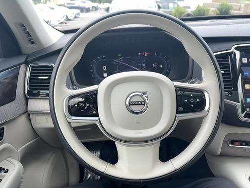 2024 Volvo XC90 B5 Plus Bright