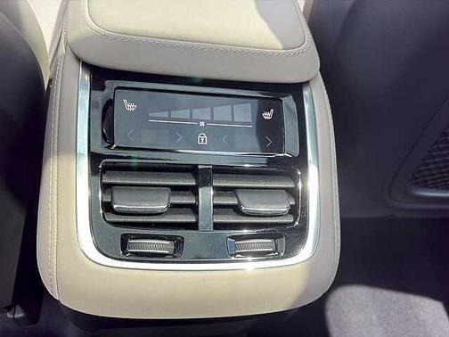 Vapour Grey 2025 Volvo XC90 Plus