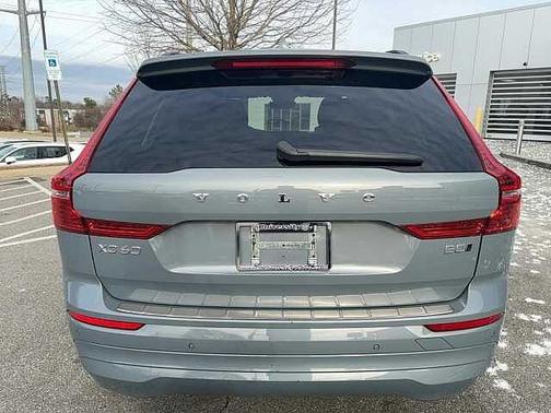 2022 Volvo XC60 B5 AWD Momentum