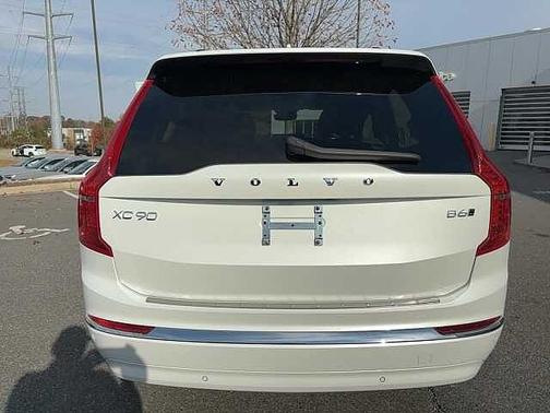 2023 Volvo XC90 Plus