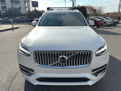 2023 Volvo XC90 Plus