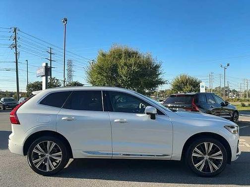 2022 Volvo XC60 B5 FWD Inscription