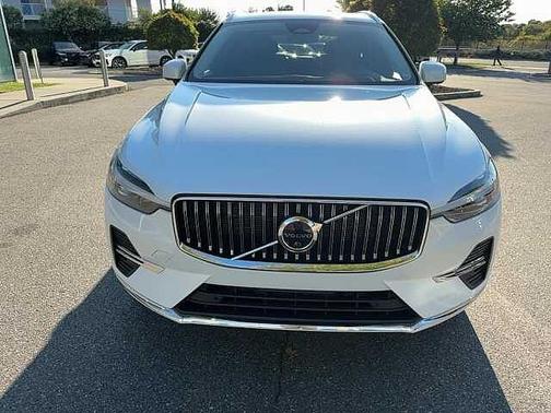 2022 Volvo XC60 B5 FWD Inscription