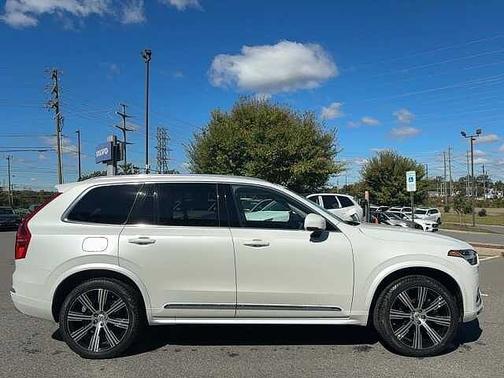 2022 Volvo XC90 T8 Inscription Expression Extended Range 7P