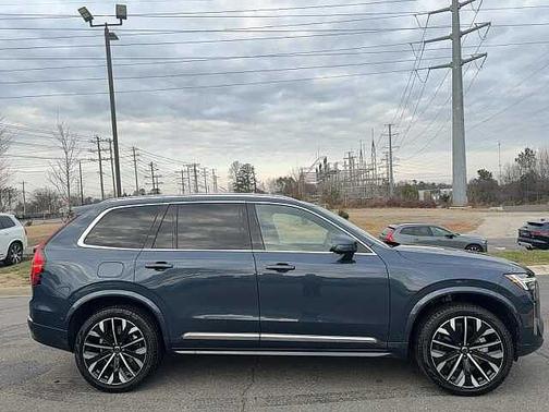 2025 Volvo XC90 Plus