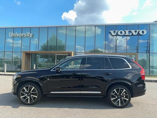 2023 Volvo XC90 B5 AWD Plus