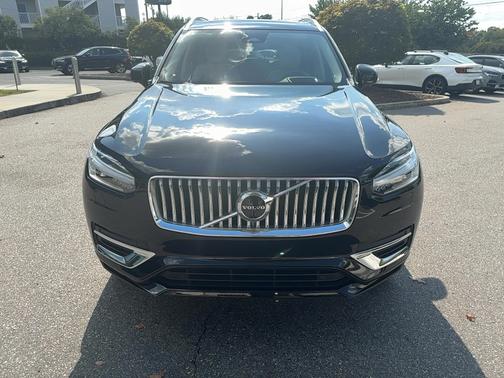 2023 Volvo XC90 B5 AWD Plus