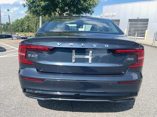 2024 Volvo S60 B5 Core Dark