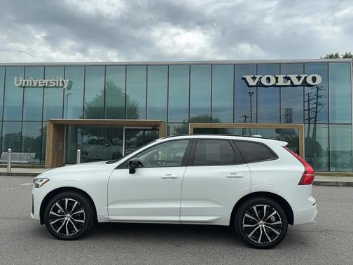 2024 Volvo XC60 B5 Plus Dark