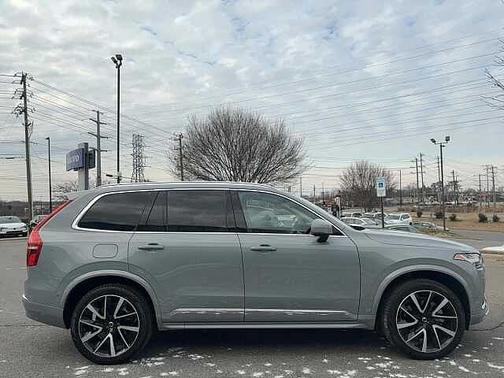 2024 Volvo XC90 B6 Ultimate Bright 7-Seater