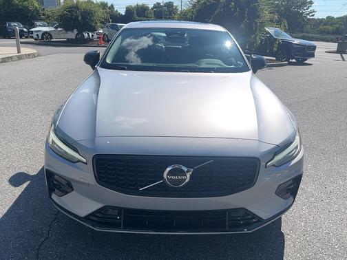 2024 Volvo S60 B5 Core Dark