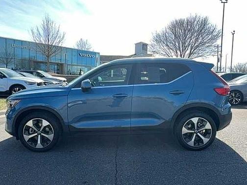 2025 Volvo XC40 Plus