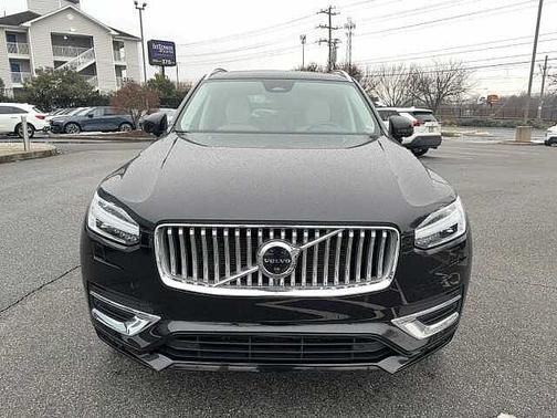 2023 Volvo XC90 Plus