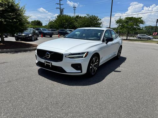 2024 Volvo S60 B5 Core Dark