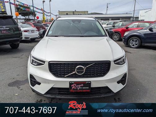 2025 Volvo XC40 B5 Plus Dark Theme