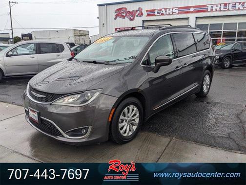 2017 Chrysler Pacifica Touring-L