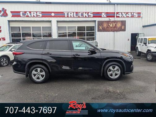 2022 Toyota Highlander LE