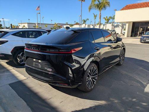 2023 Lexus RZ 450e Luxury