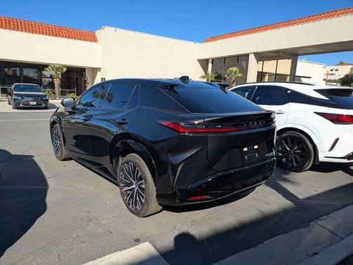 2023 Lexus RZ 450e Luxury