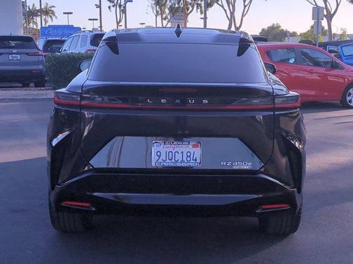 2023 Lexus RZ 450e Luxury