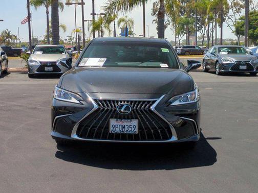 2025 Lexus ES 300h Base