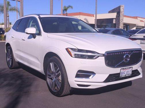 2020 Volvo XC60 Recharge Plug-In Hybrid T8 Momentum